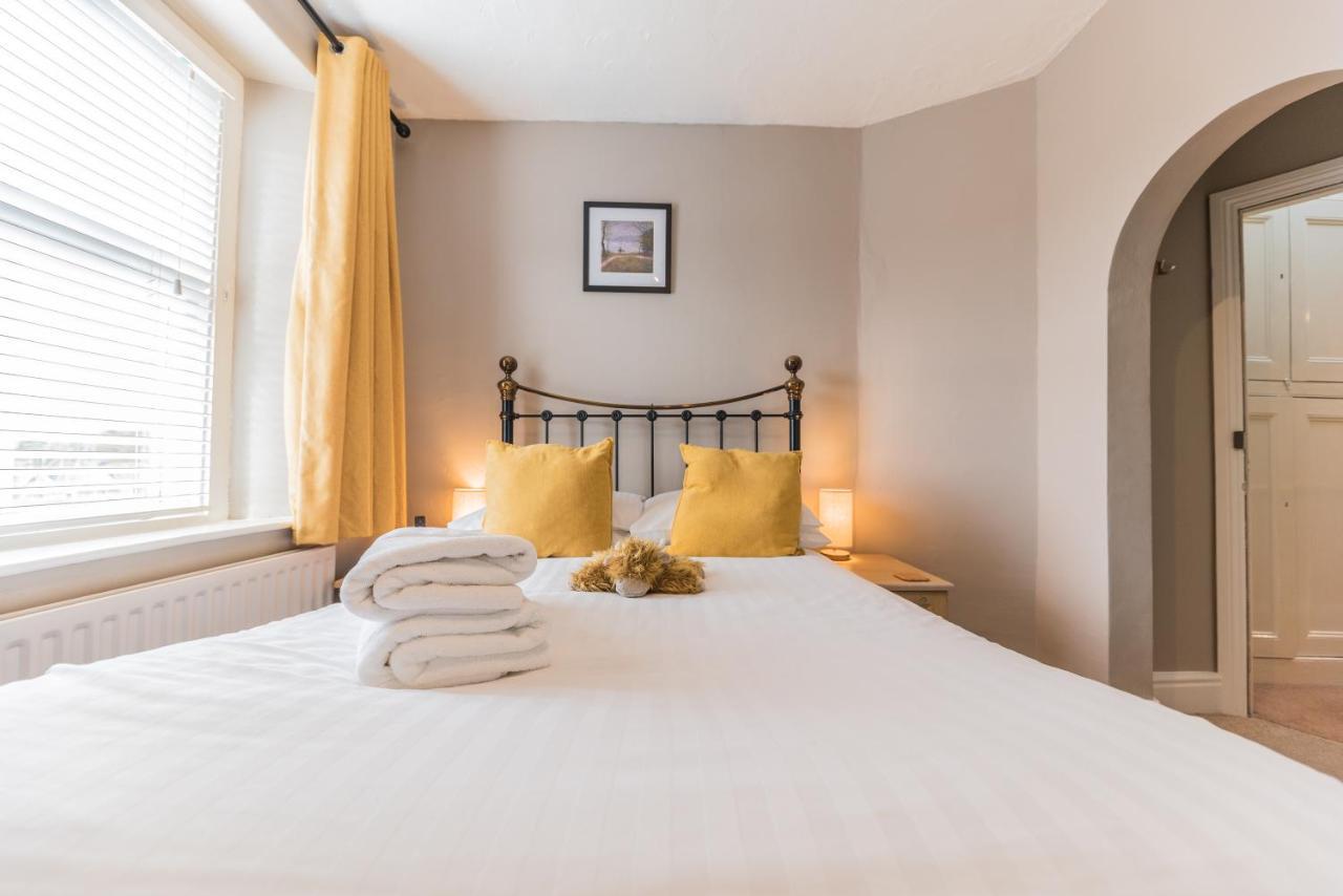 Holly-Wood Guest House วินเดอร์เมียร์ ภายนอก รูปภาพ