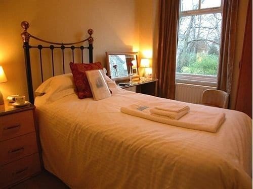 Holly-Wood Guest House วินเดอร์เมียร์ ภายนอก รูปภาพ